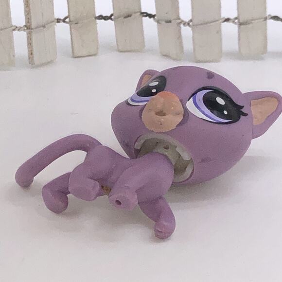 Littlest Pet Shop LPS #35 Purple Cat Sunny Cougar Purple Eyes Puma Barcode - Picture 4 of 4